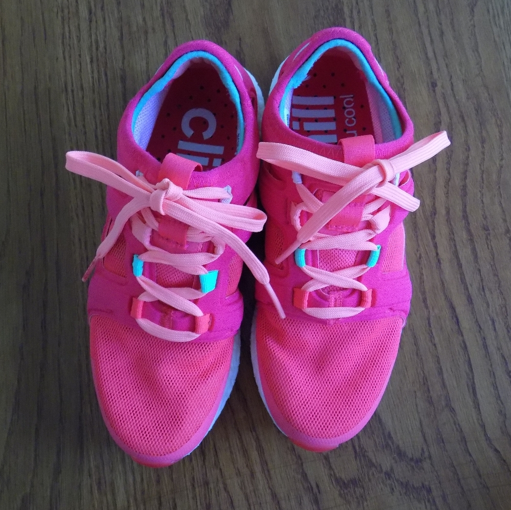 Girls size 5 1/2 Adidas climachill shoe